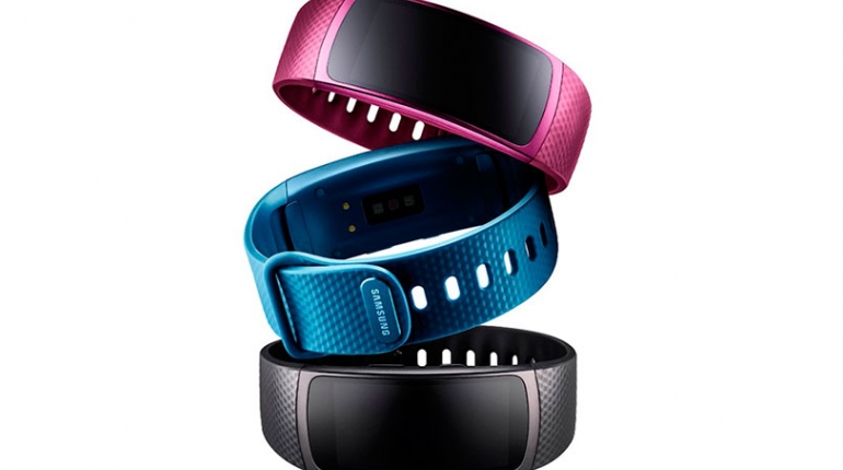 سامسونگ Gear Fit جدید معرفی می‌کند