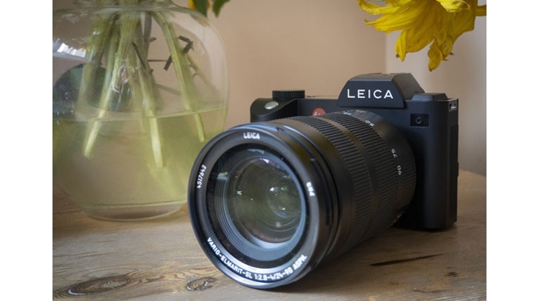 پرده برداری LEICA از دوربین بدون آینه