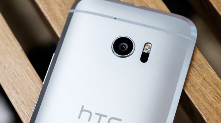 HTC 10 تا حدودی ضد آب است