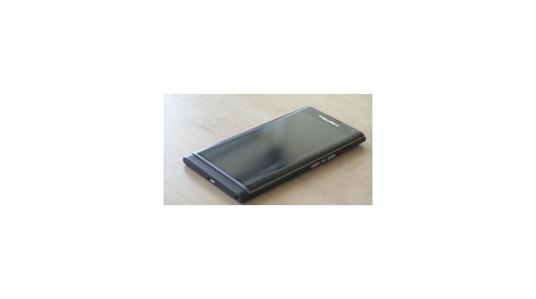 خصوصیات صفحه نمایش خمیده blackberry priv